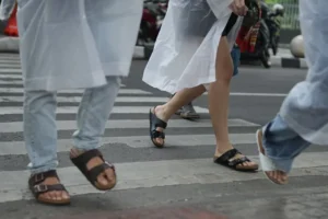 Dulu Dicap Buruk Rupa, Kini Birkenstock Jadi Simbol Kelas