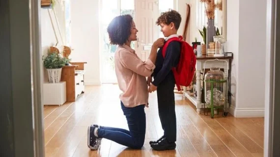 5 Cara Membesarkan Anak agar Mandiri, Orang Tua Perlu Tahu