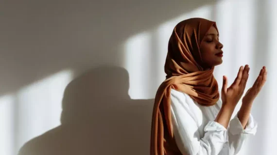 7 Doa Memohon Perlindungan kepada Allah dari Orang Jahat, Bencana, hingga Musibah, Lengkap Arab, Latin, dan Artinya