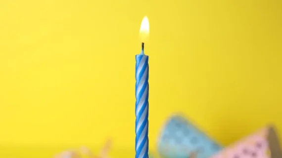 Meniup Lilin Saat Ulang Tahun, Bolehkah?