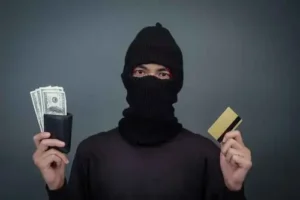 Uang Terlanjur Ditransfer ke Penipu? Begini Cara Mengembalikannya