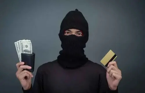 Uang Terlanjur Ditransfer ke Penipu? Begini Cara Mengembalikannya