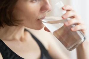 Hitung Kebutuhan Hidrasi Harian Berdasarkan Berat Badan dan Gaya Hidup, Bukan Cuma 8 Gelas Sehari
