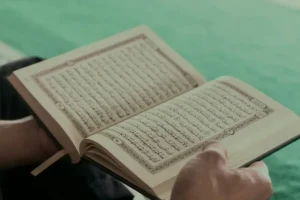 6 Waktu Terbaik Membaca Surah Al Waqiah untuk Memohon Rezeki, Simak Penjelasan Ulama