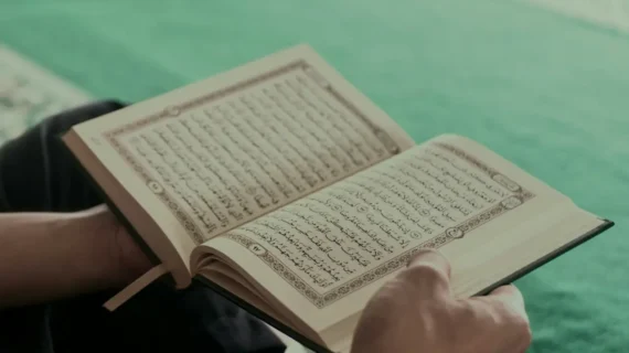 6 Waktu Terbaik Membaca Surah Al Waqiah untuk Memohon Rezeki, Simak Penjelasan Ulama