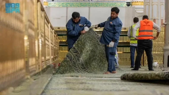 Alasan Karpet Masjid Nabawi Tetap Bersih Meski Dilalui Jutaan Jemaah