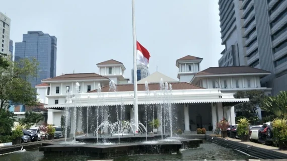 Mengapa Bendera Merah Putih Dikibarkan Setengah Tiang? Ternyata Ada Aturan dan Maknanya
