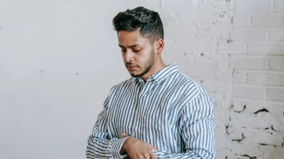 Shalat Tidak Khusyuk, Apakah Ibadahnya Sah dan Diterima?