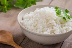 Dokter Gizi Ungkap Risiko Kebiasaan Makan Nasi ‘Segunung’
